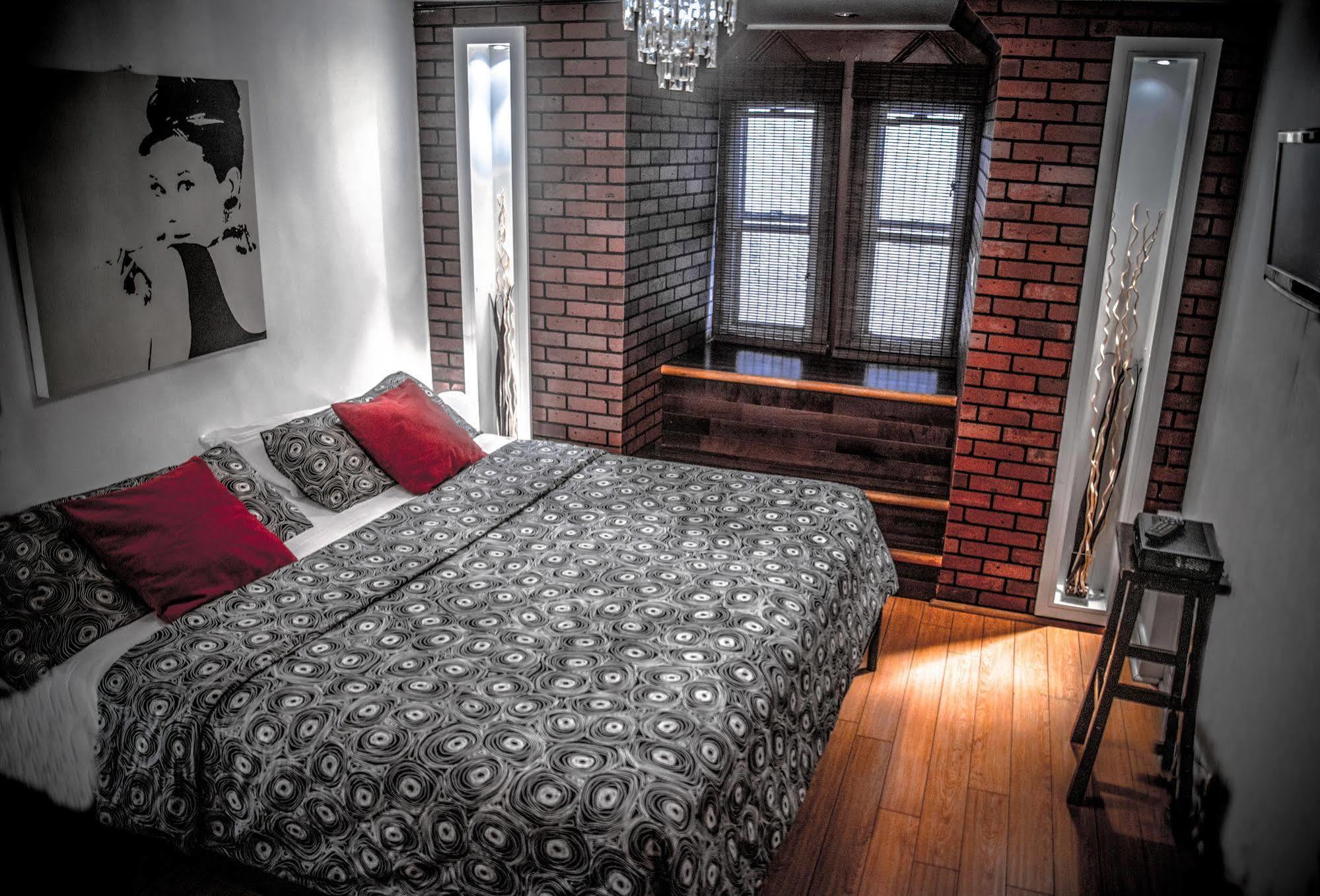 Celebrities Hotel Montréal Kültér fotó